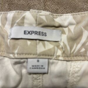 Express Cream Women's Shorts